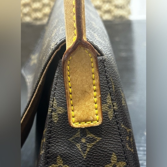 Louis Vuitton Monogram Shoulder Bag - Picture 5 of 11